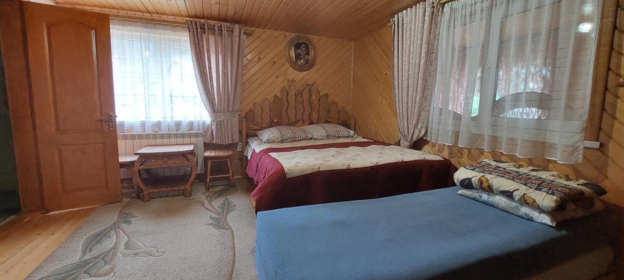 Біля Погару Hotel Slavske Buitenkant foto
