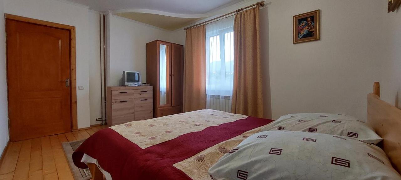 Біля Погару Hotel Slavske Buitenkant foto