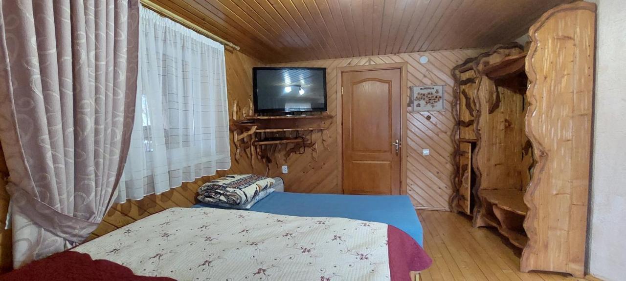 Біля Погару Hotel Slavske Buitenkant foto